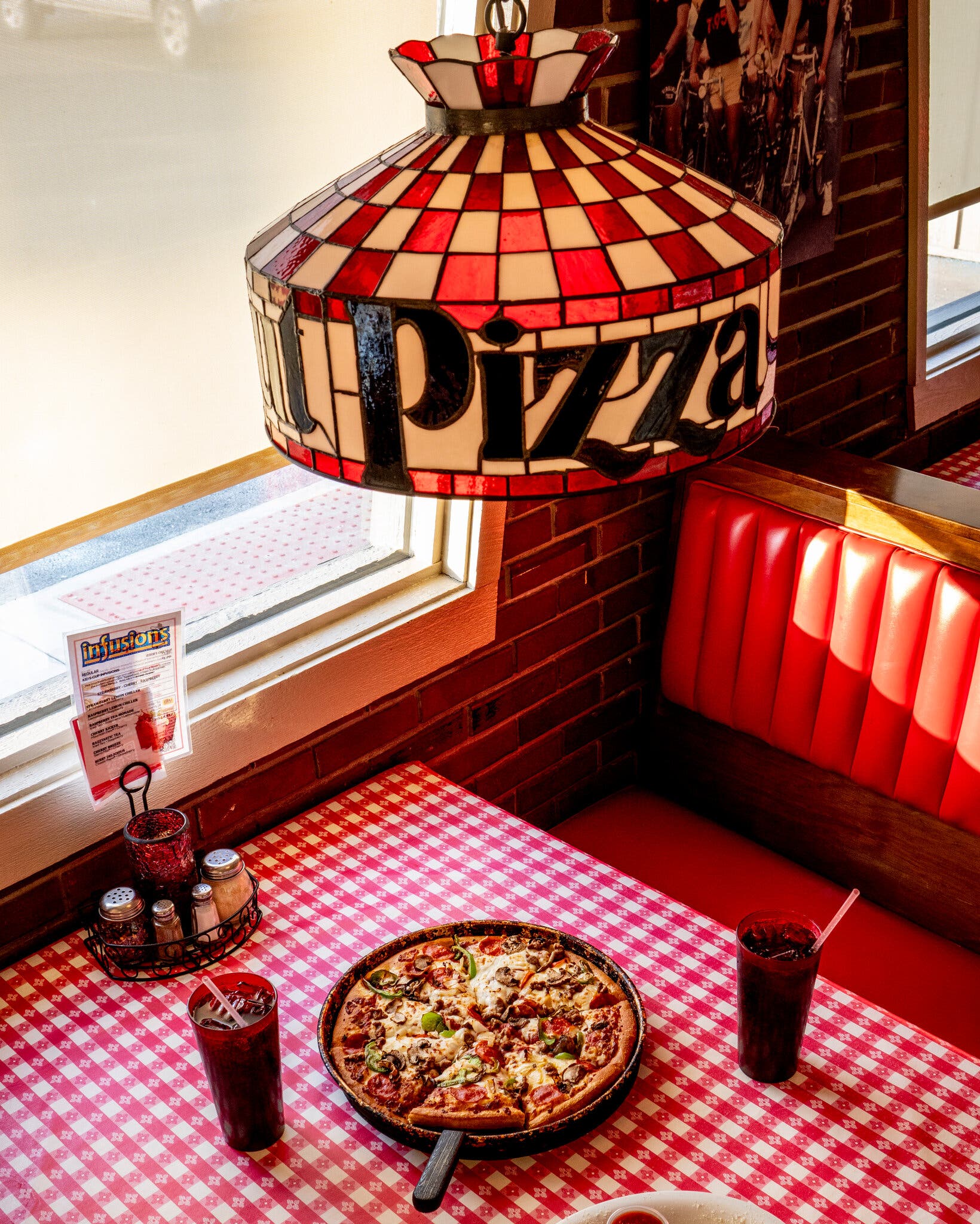 03FD-pizza-hut-classic-01-hqkc-superJumbo.jpg
