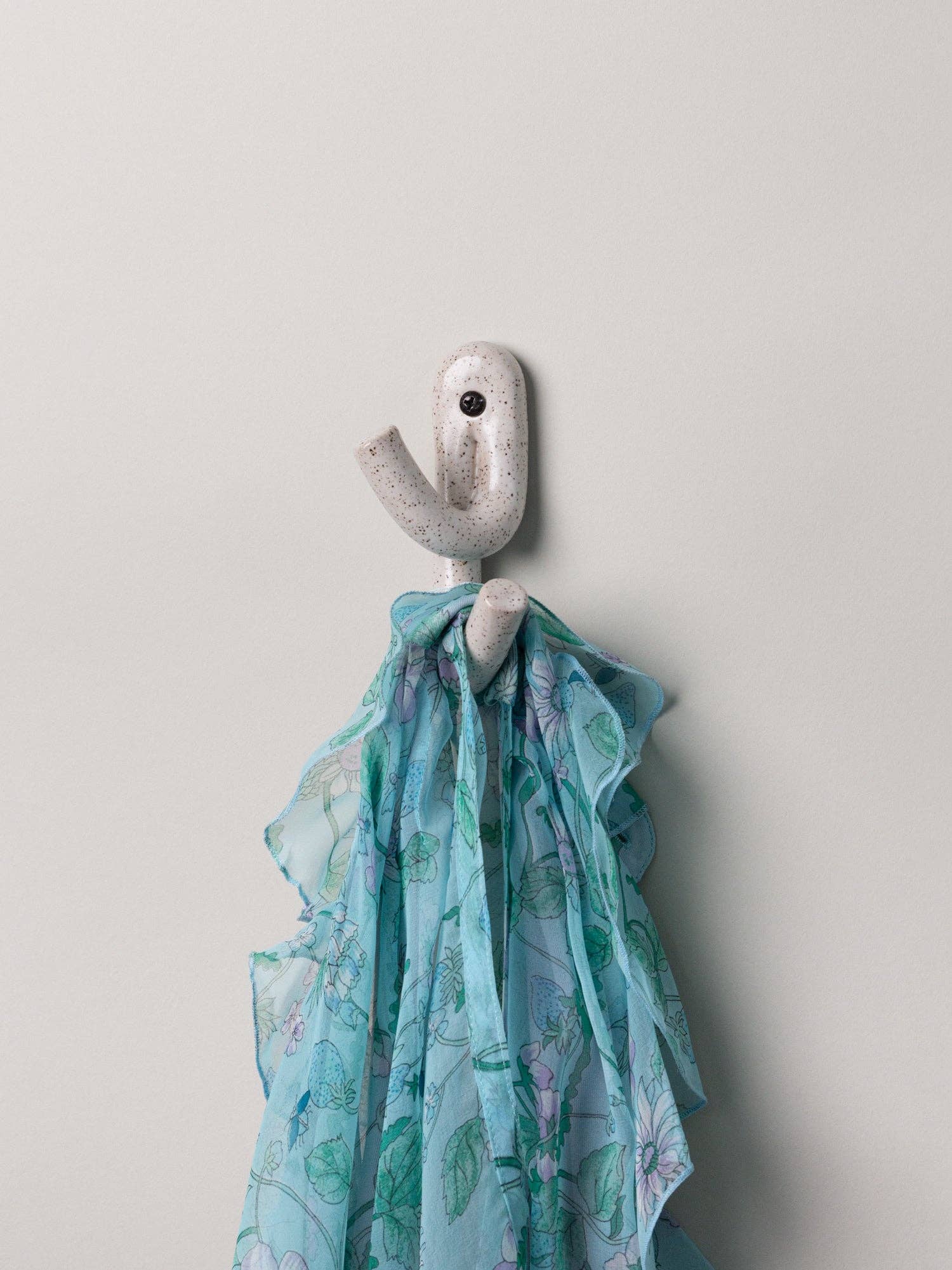 Leggy Crossed Wall Hook in Speckled White — Virginia Sin (5)
