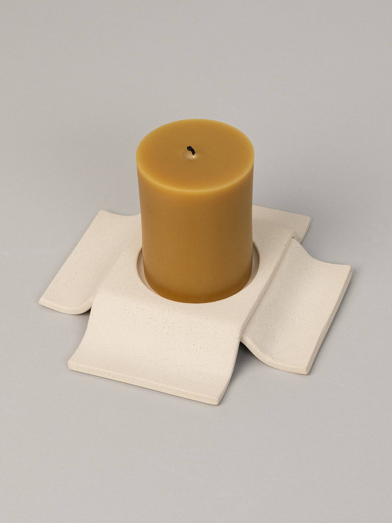 Noor Pillar Candleholder Short in Bone — Virginia Sin (3)