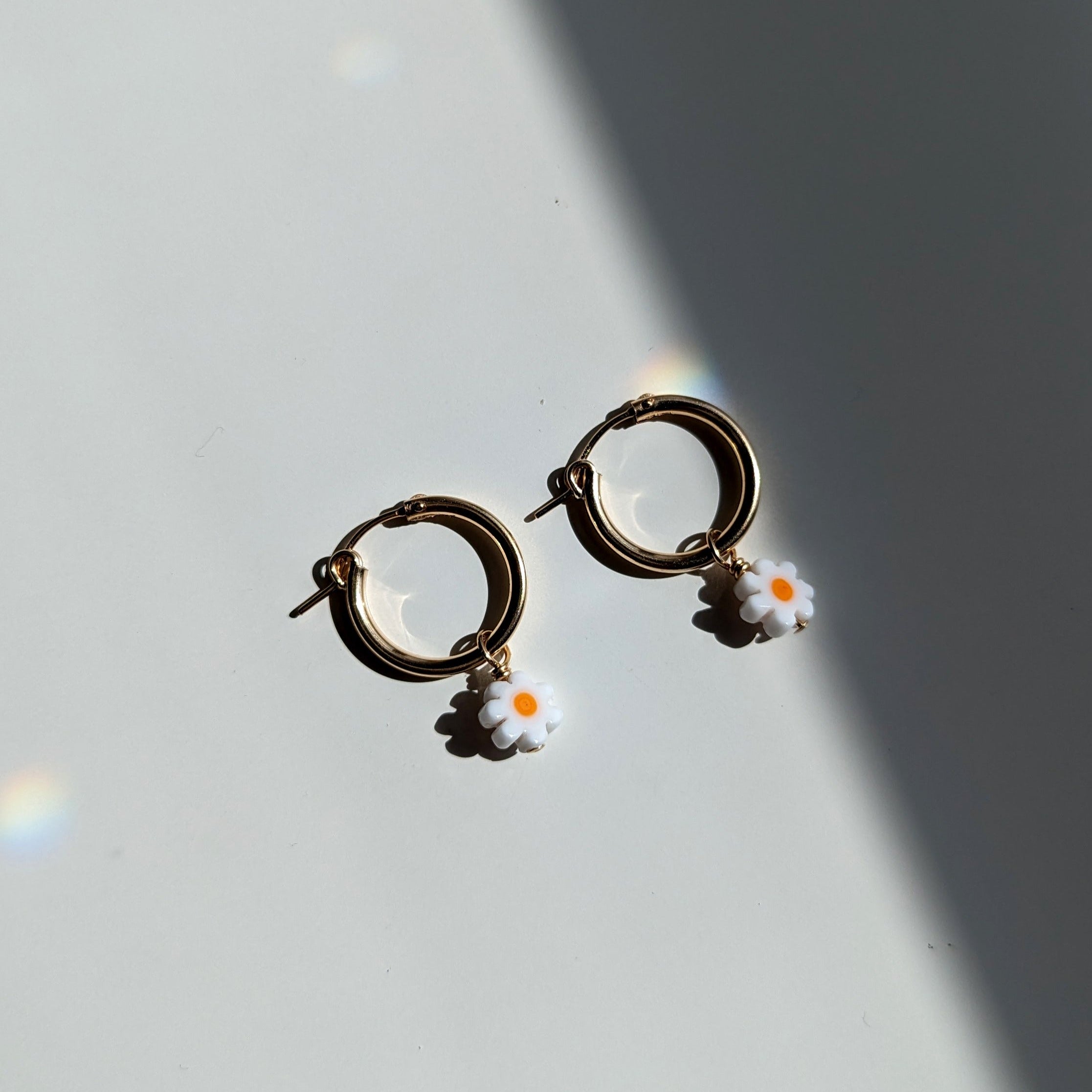 Charm Hoop Earrings | Daisies - pretti.cool