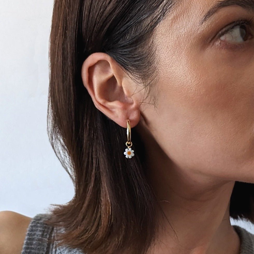 Charm Hoop Earrings | Daisies - pretti.cool