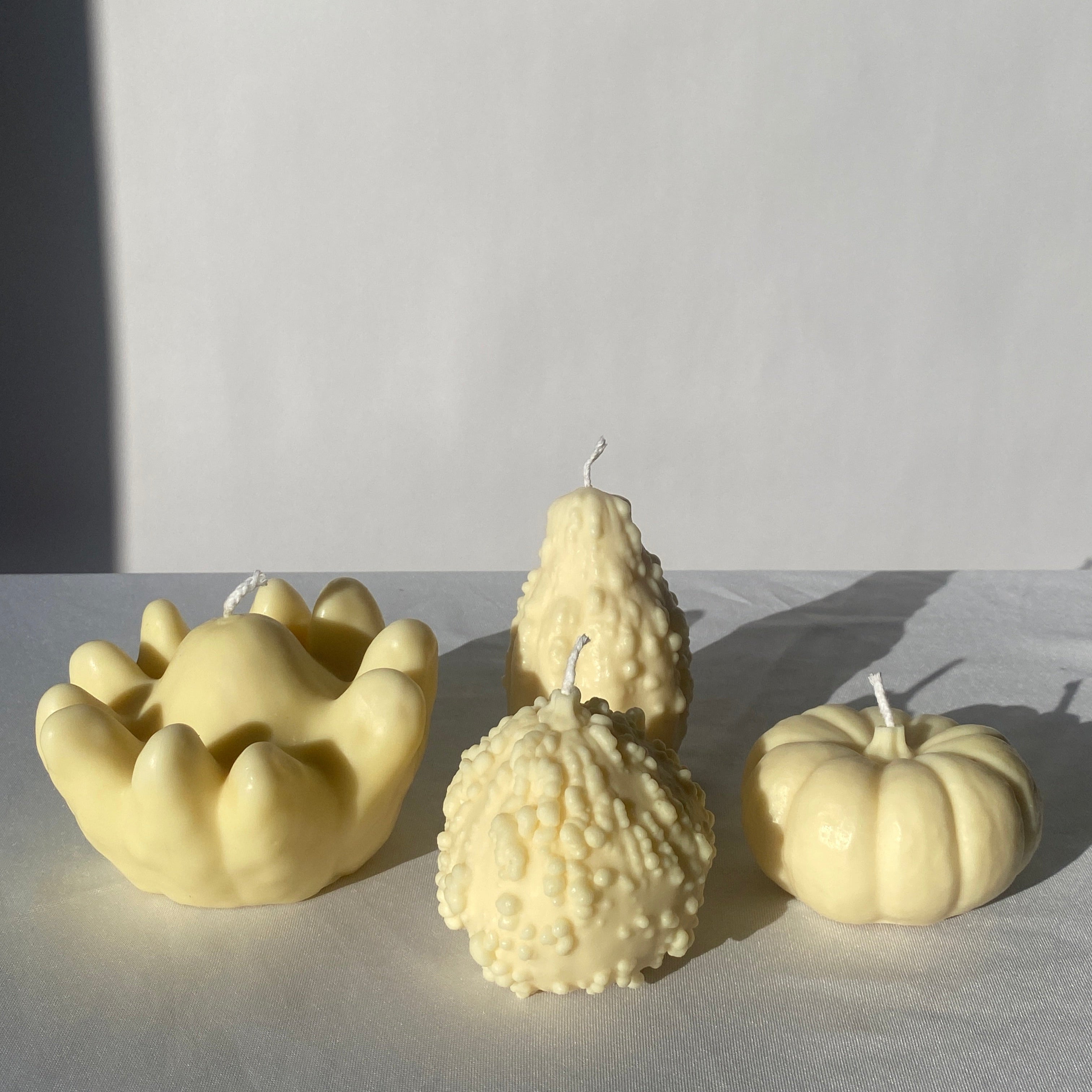 Gremlin Gourd Candle | White - pretti.cool