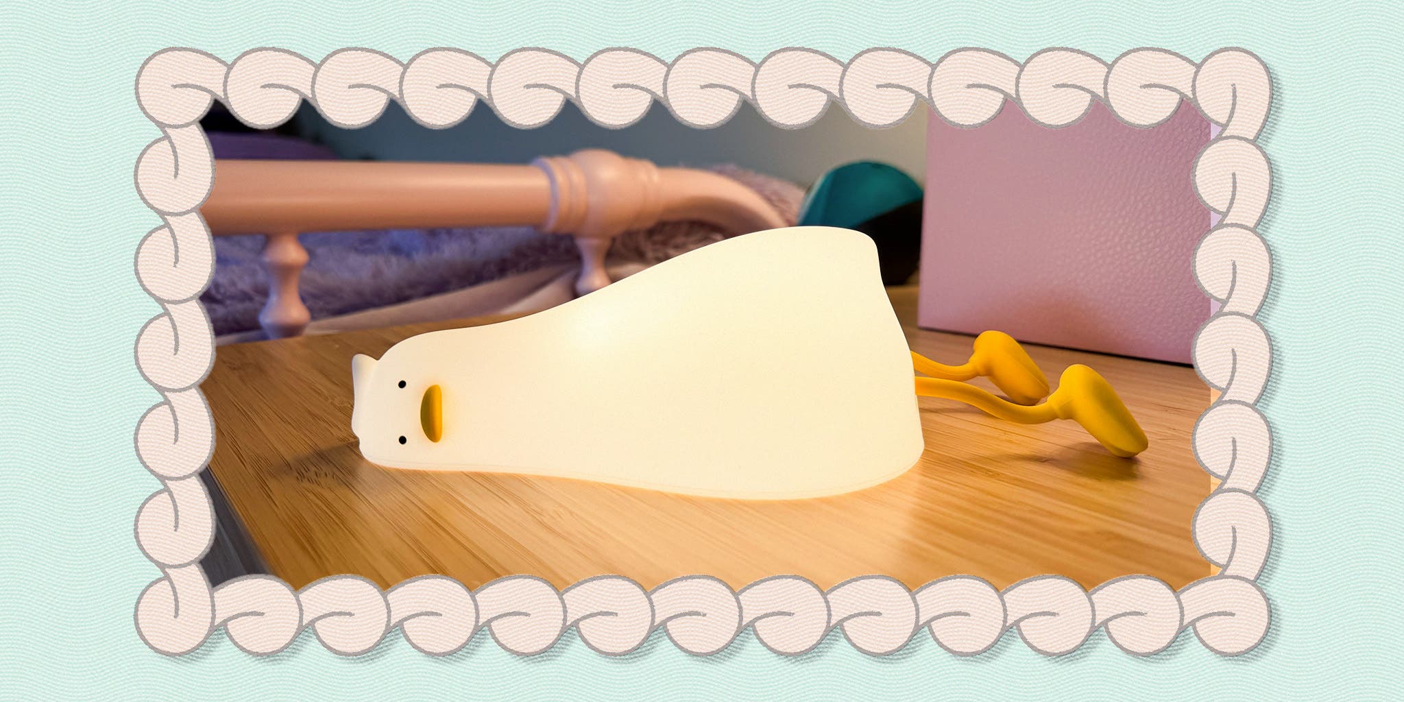 WILI-MUID-LYING-FLAT-DUCK-NIGHT-LIGHT-2x1-1.jpg