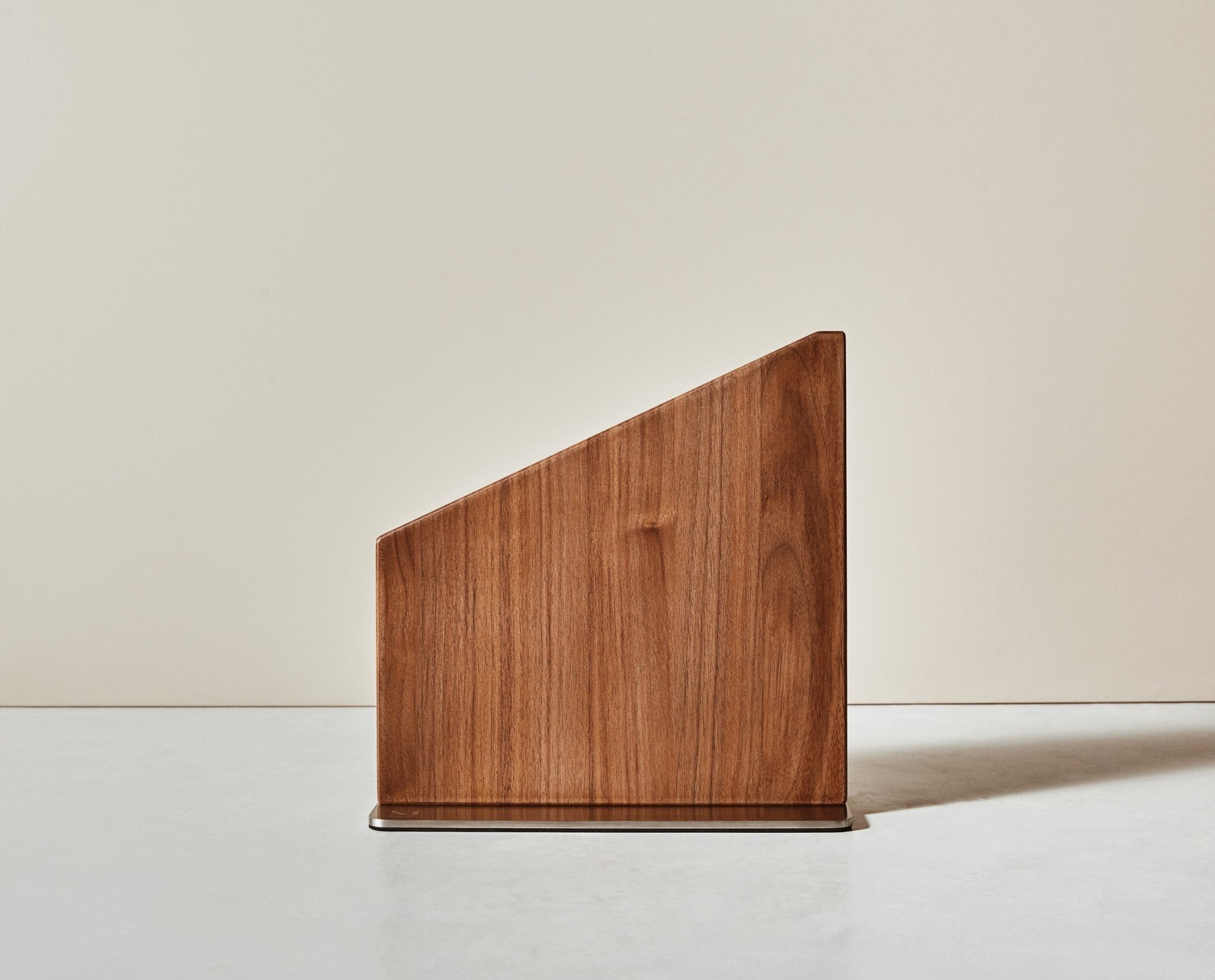 The Stand | Walnut