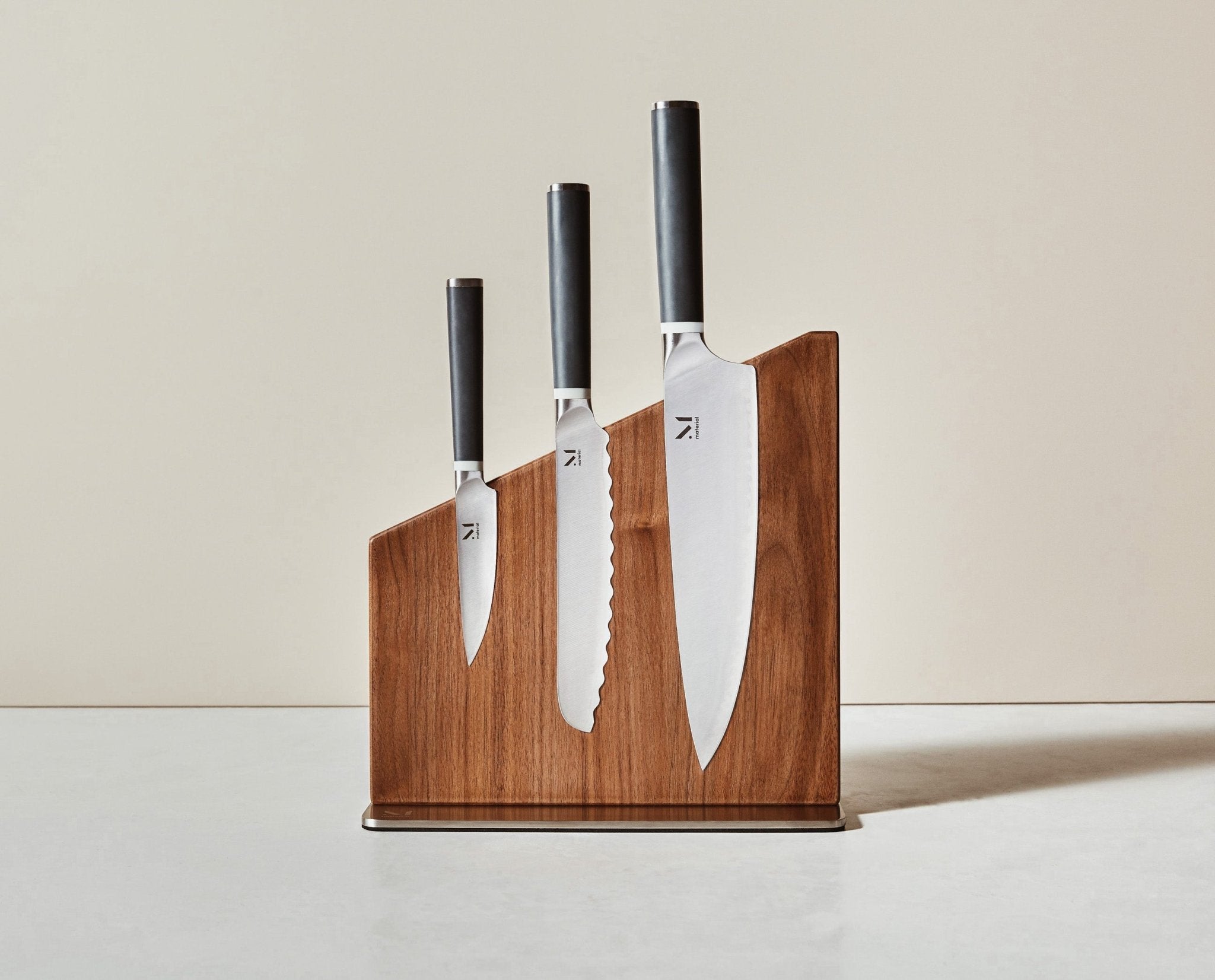 The Stand | Walnut - Pretti.Cool