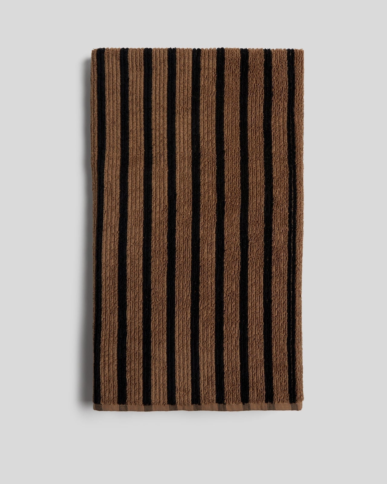 Organic Resort Stripe Towels in Camel with Soft Black by Parachute Home — view 8