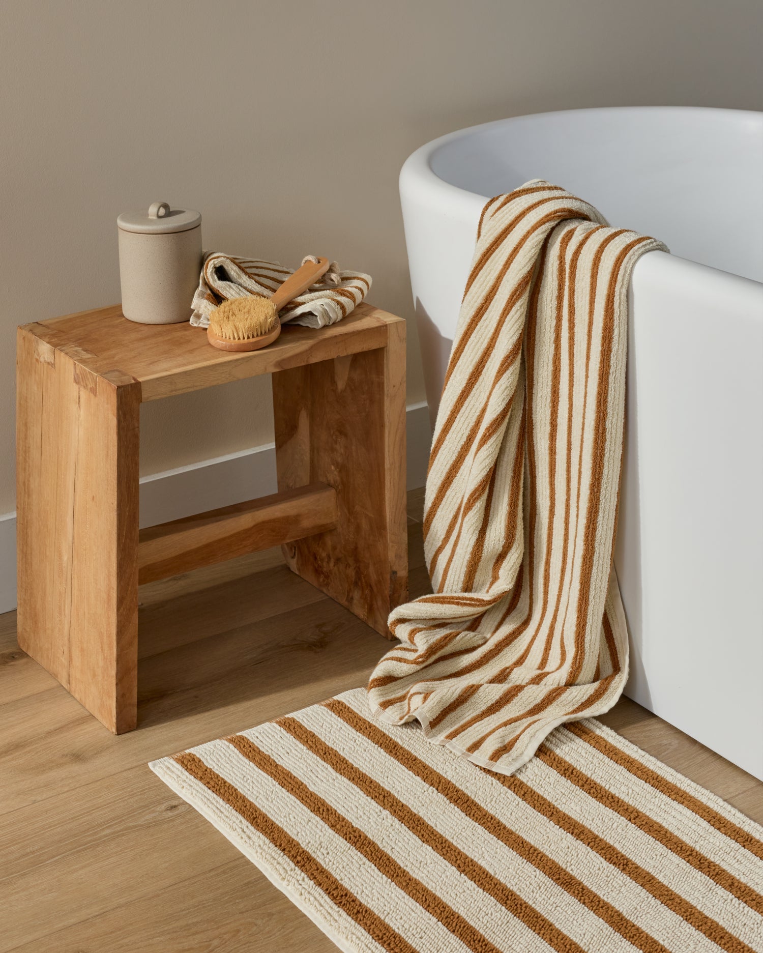 Organic Resort Stripe Tub Mat in Butter with Honey by Parachute Home — view 2