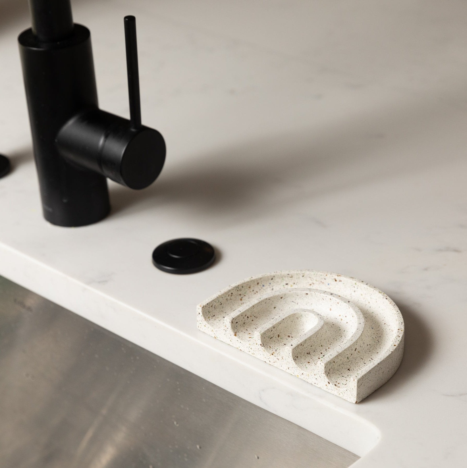 Sponge Rest | White Terrazzo - pretti.cool