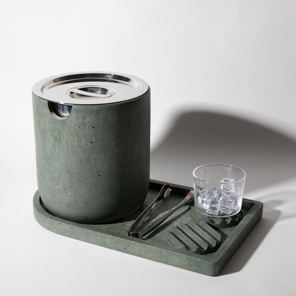 Ice bucket bar setup on tray