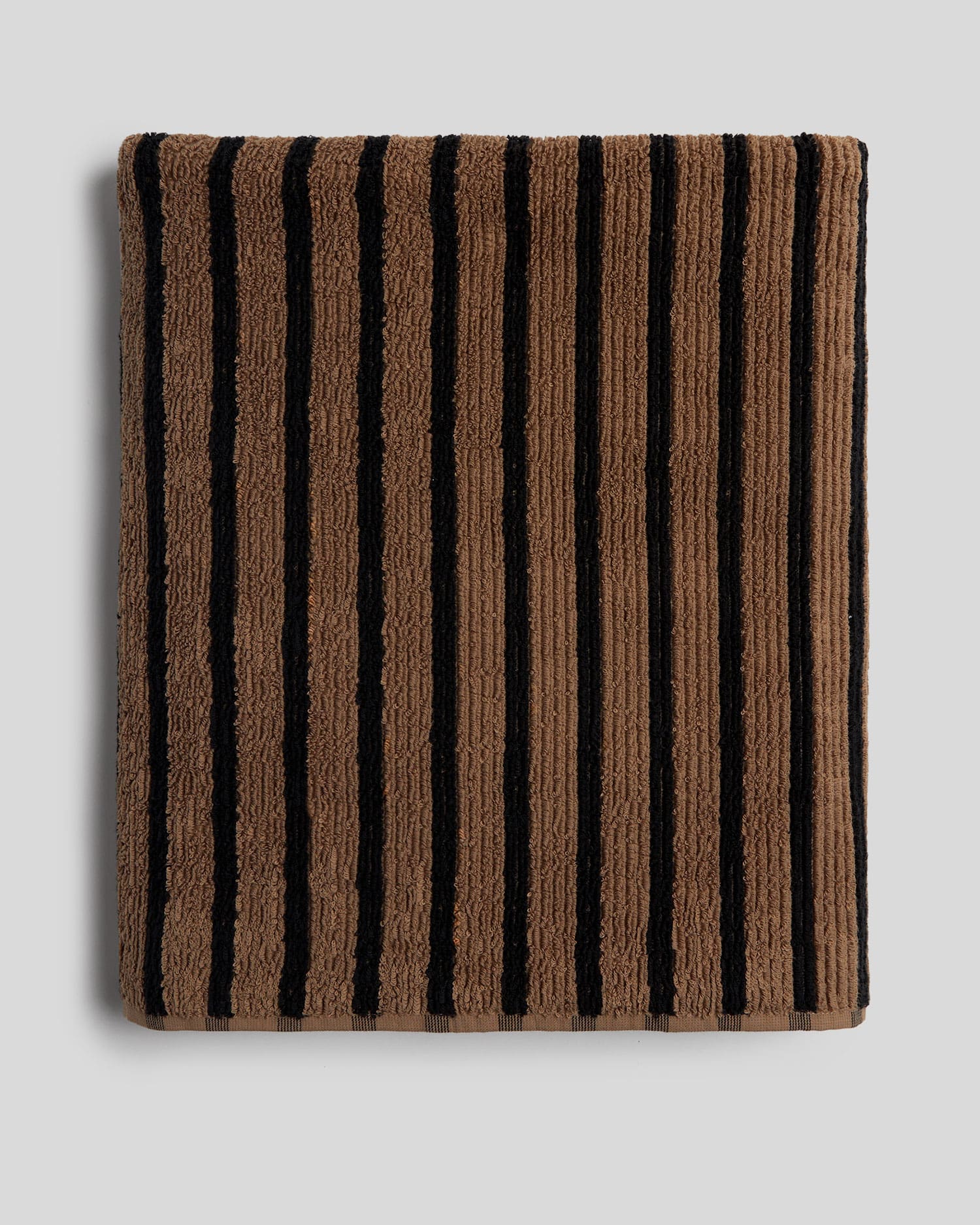 Organic Resort Stripe Towels in Camel with Soft Black by Parachute Home — view 9