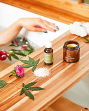 Full Spectrum CBD Salt Soak | Sandalwood Rose - pretti.cool