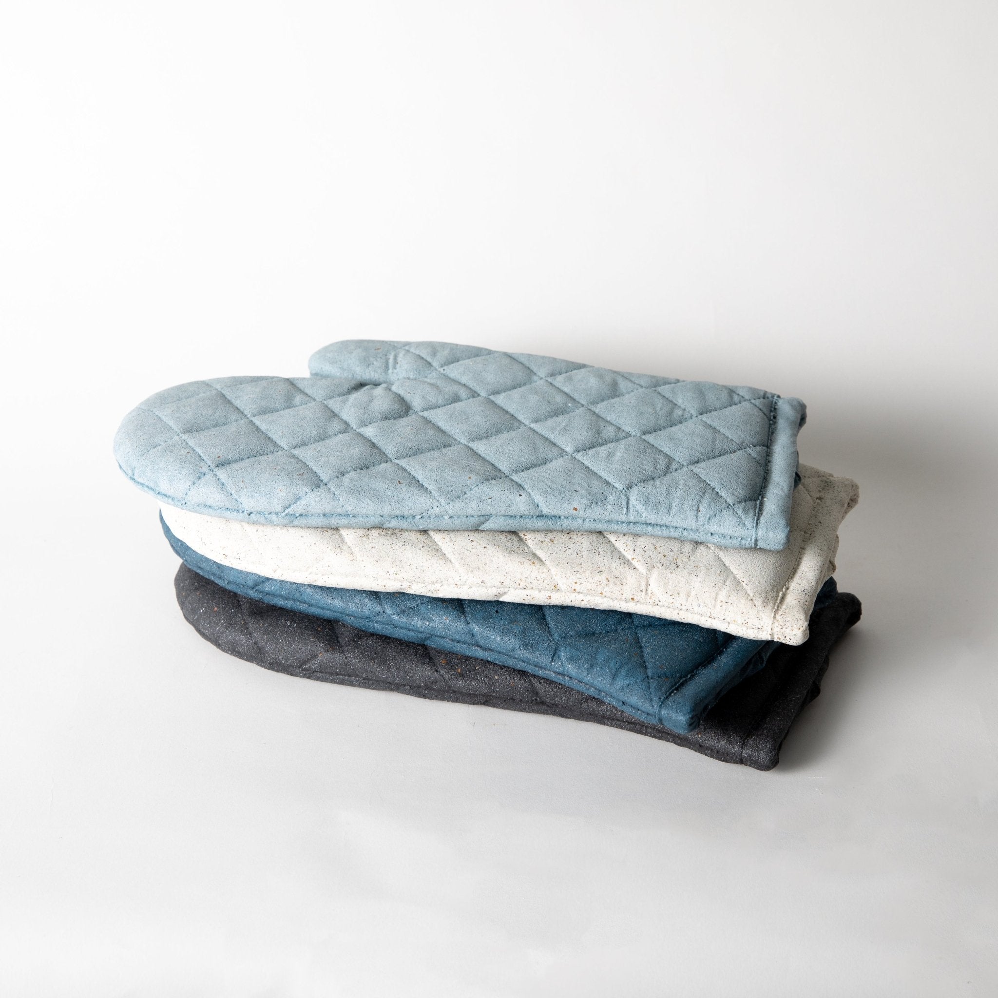 pretti.cool Concrete Oven Mitt Trivet - Thumbnail 2