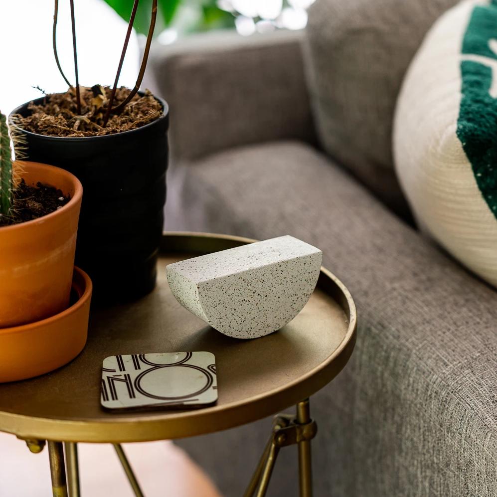Table Totter | White Terrazzo - pretti.cool
