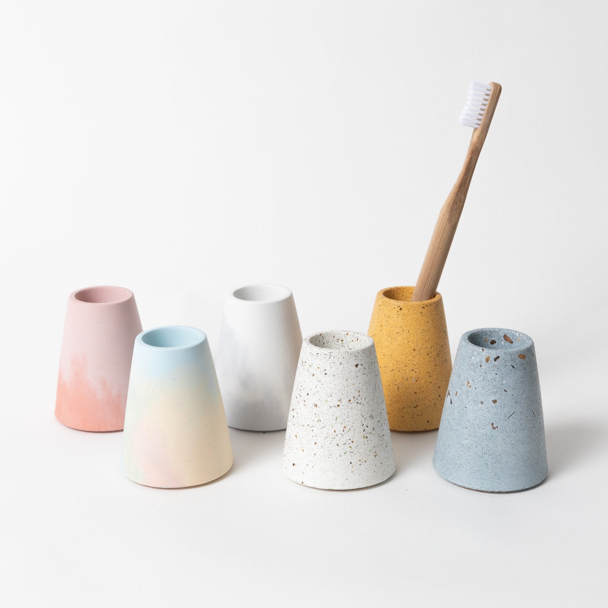 pretti.cool Toothbrush Holder - Thumbnail 4